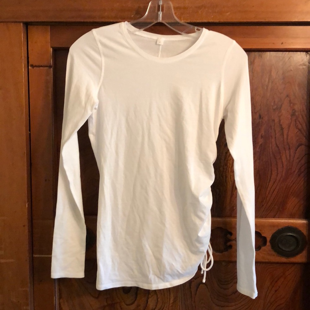 Lululemon white It’s a cinch l/s soft top sz 4